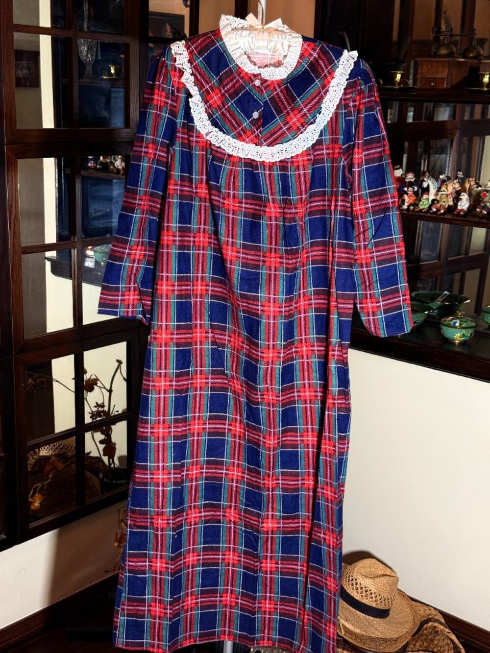 Vintage Lady Ronte Long Red Plaid Flannel Granny X-Mas Nightgown Size Large NEW